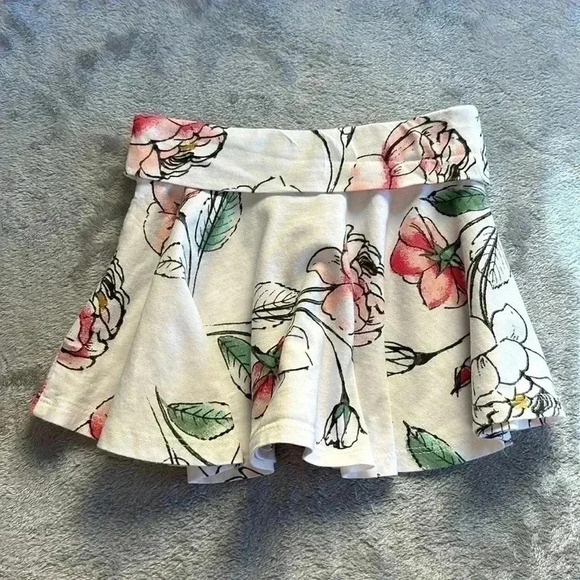 Old Navy - Floral skirt. Size 2 - Picture 3 of 3